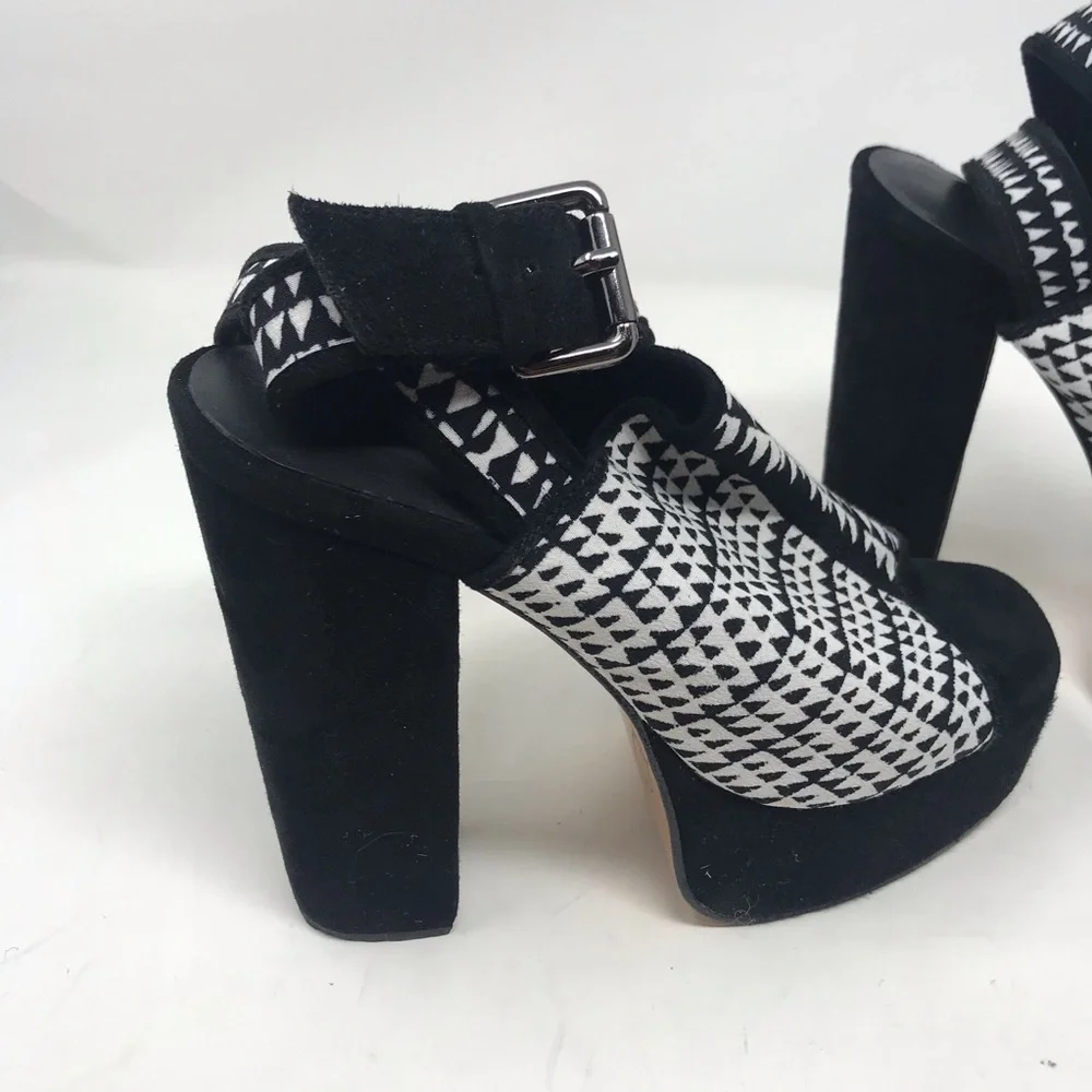 Manaola black wedge heels new size 6 - Picture 2 of 8